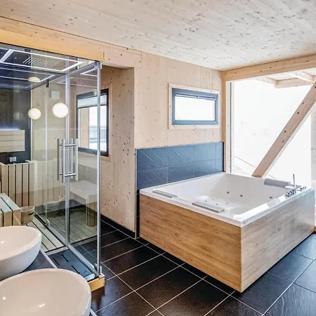 Four Bedroom Holiday In Pichl シュラートミンク